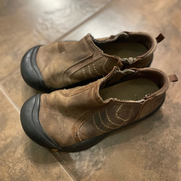 Keen Boy’s Brixen Waterproof Slip on Mules - Picture 3 of 9